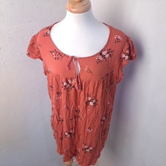 Denver Hayes | pink floral cute t shirt with front key hole tie up - Picture 4 of 14